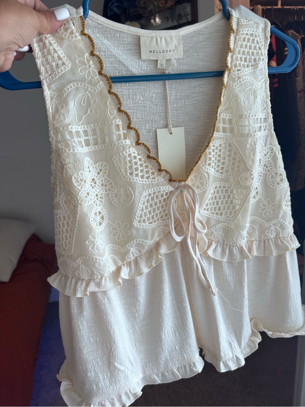 MELLODAY Cream Lace-Trim Ruffled Tank Never worn